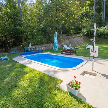 Rokaberc Vadaszhaz 3*